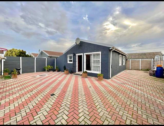 3 BEDROOM HOUSE TO LET IN RUYTERWACHT